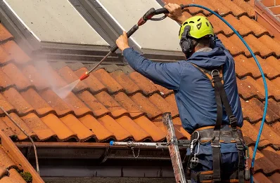 Démoussage et hydrofuge de toiture à Corrano
